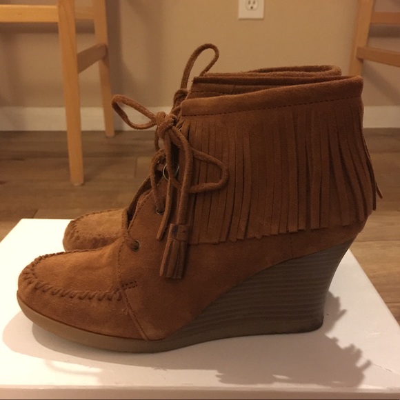 Minnetonka fringe ankle wedge boots - Picture 3 of 5